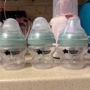 Tommee Tippee Baby Bottles with Teal Lids